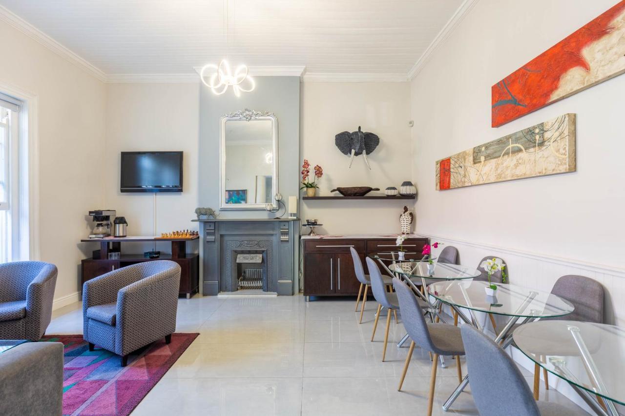 4 On Varneys Guest House Кейптаун Екстериор снимка