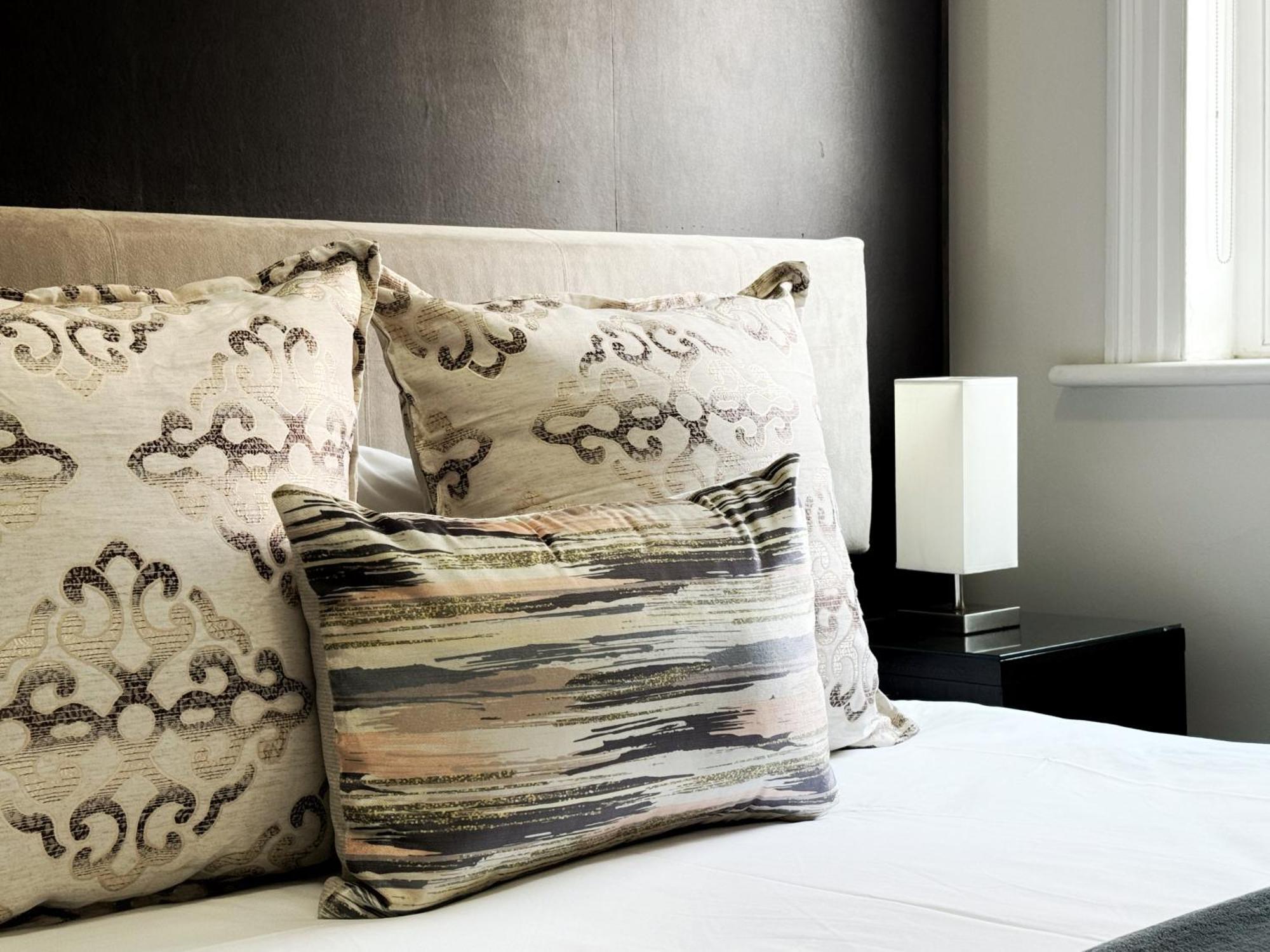 4 On Varneys Guest House Кейптаун Екстериор снимка